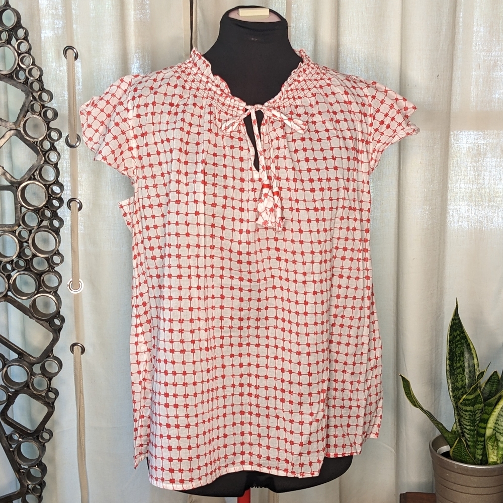 Vineyard Vines red and white flutter sleeve blouse Large